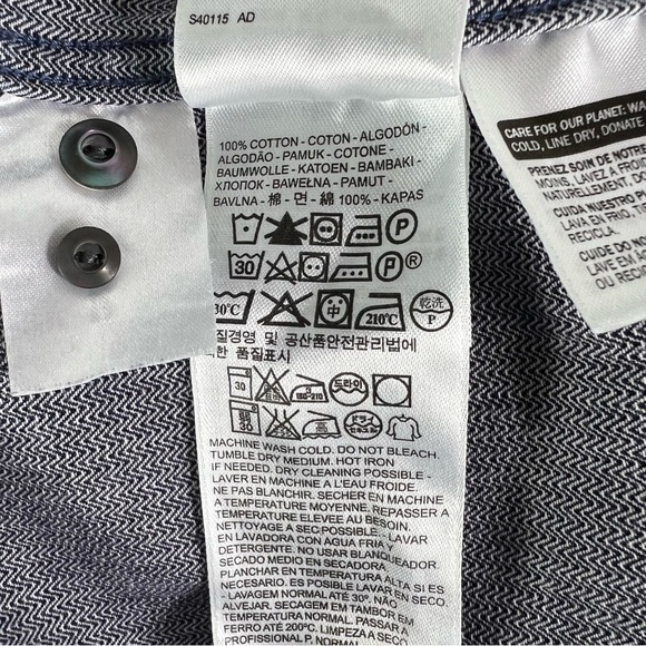 Levi’s Red Tab Denim Shirt​​​​​​​​​​​​​​​​​​​​​​​​​​​​​​​​​​​​​​​ - Picture 7 of 7